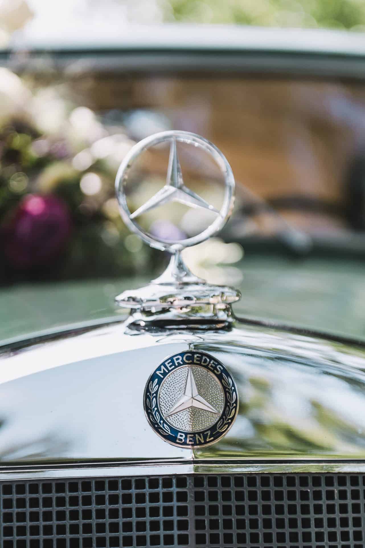 Mercedes Benz Kühlerfigur.